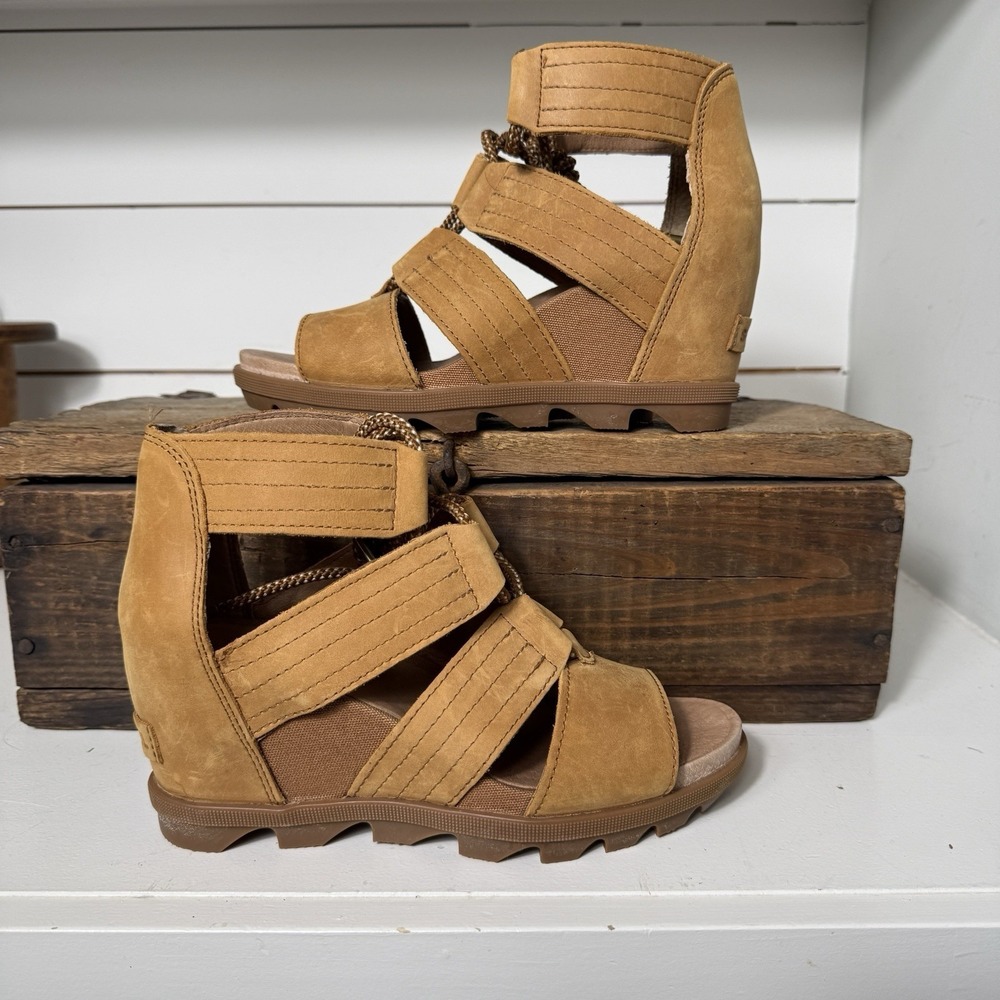 Sorel Joanie II Tan Brown Lace Wedge Sandals Sz 7 Gladiator Style Suede Leather